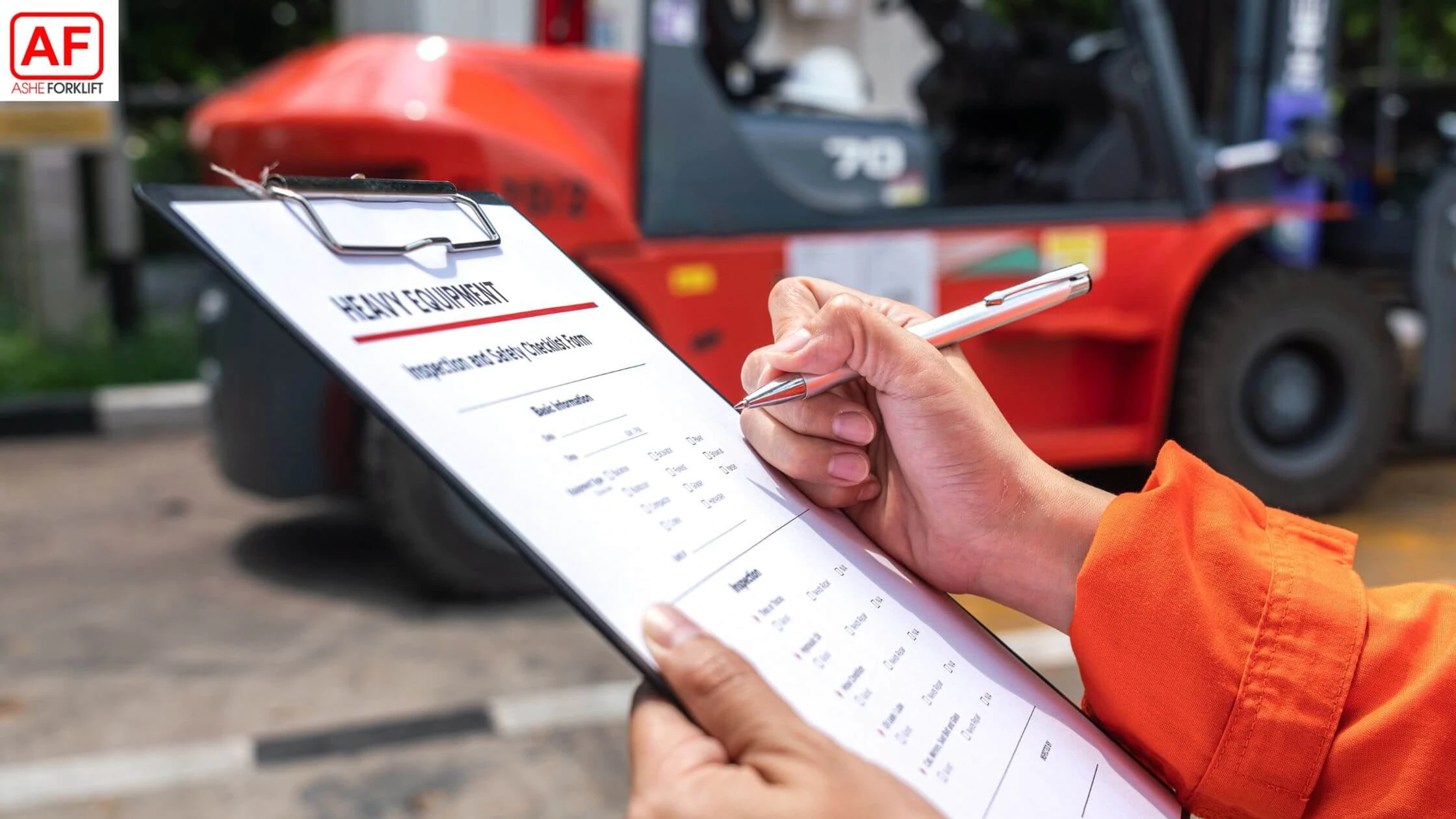 cek rutin forklift