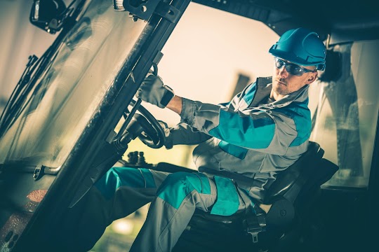 mengenal forklift merk cat dan tcm yang banyak di indonesia